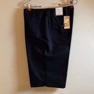 CHICO’S / BERMUDA SHORTS / SMOOTH STRETCH / BLACK / SIZE 1 / NWT